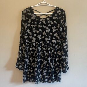 Forever 21 Black Babydoll Mini Dress White Floral Pattern – Size XS GUC